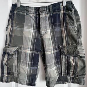 GAP Gray Olive Green Plaid Cargo Shorts Men’s Size 32 Utility Outdoor Summer